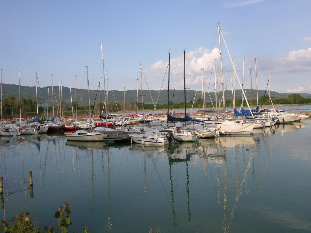 Appartamento Vacanze Magnolia E Glicine 特拉西梅诺湖畔托罗 外观 照片